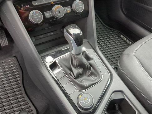 New 2024 Volkswagen Taos SE image 23