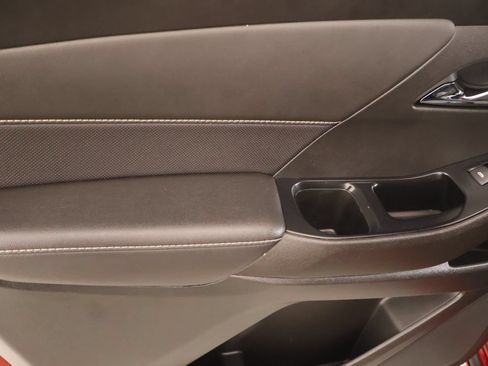 Used 2023 Chevrolet Traverse Premier FWD image 18