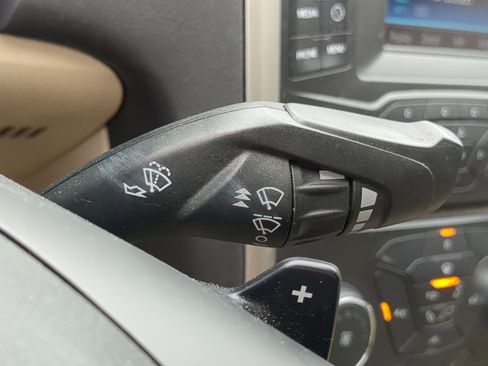 Used 2015 Ford Fusion SE w/ Equipment Group 202A image 29