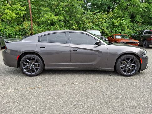 Used 2022 Dodge Charger SXT w/ Blacktop Package RWD image 6