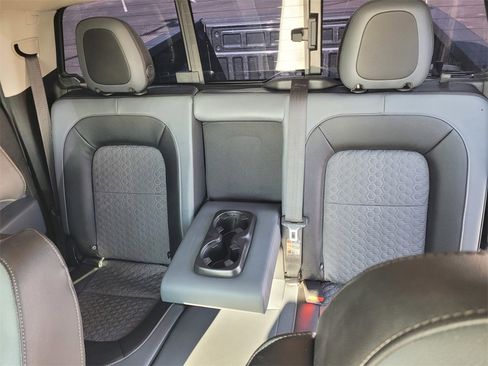 Used 2018 Chevrolet Colorado Z71 image 12