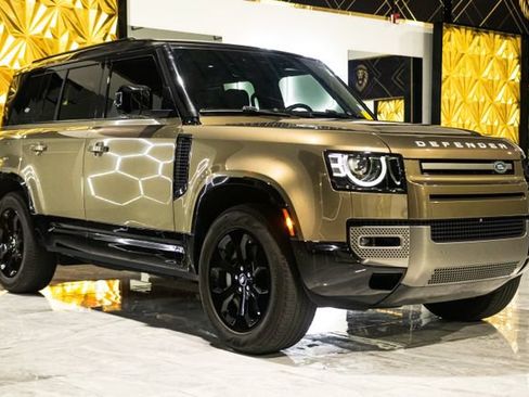 Used 2022 Land Rover Defender 110 X-Dynamic SE AWD/4WD image 2