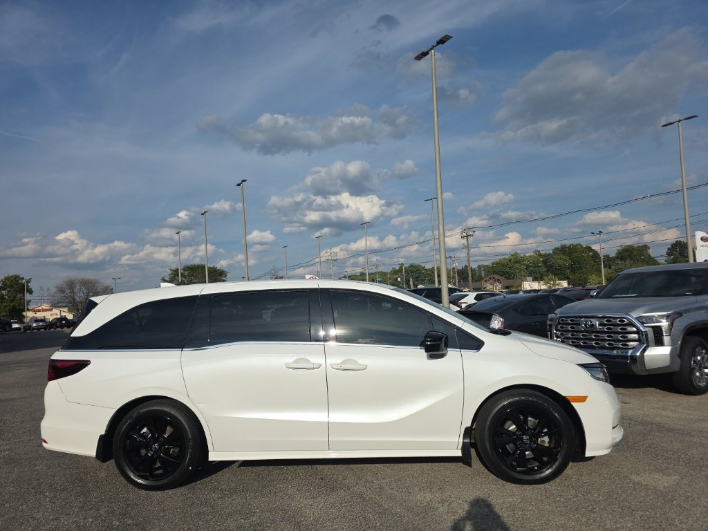 Used 2023 Honda Odyssey Sport image 4