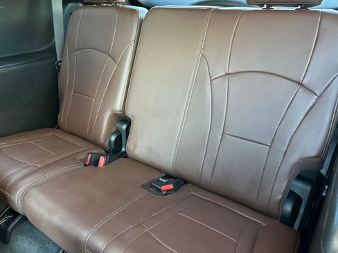 Used 2018 Buick Enclave Avenir w/ Avenir Technology Package image 19