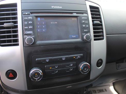 Used 2015 Nissan Xterra PRO-4X AWD/4WD image 25