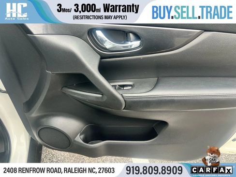 Used 2018 Nissan Rogue SV image 13