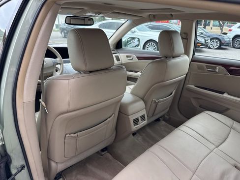 Used 2010 Toyota Avalon XLS image 15