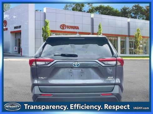 Used 2021 Toyota RAV4 XLE w/ Convenience Package image 7