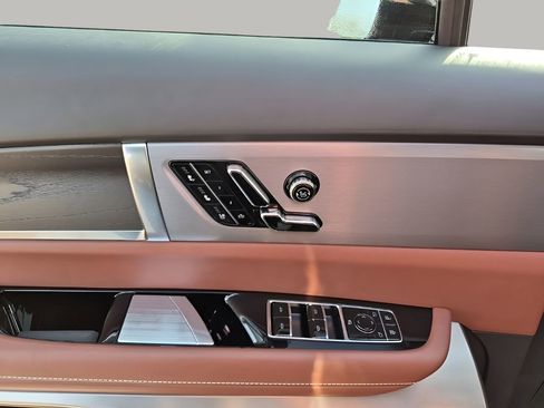 New 2026 Cadillac Vistiq Premium Luxury w/ LPO, Floor Liner Package AWD/4WD image 29