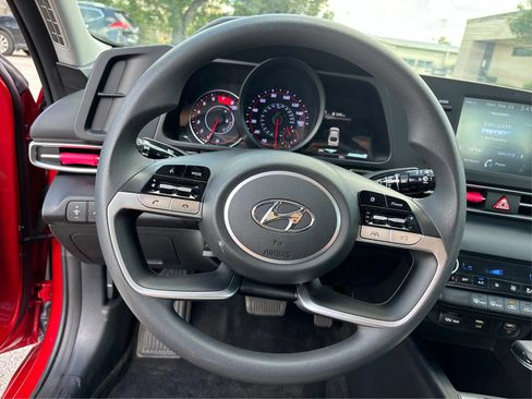 Used 2021 Hyundai Elantra SEL FWD image 17
