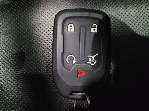 Used 2024 GMC Terrain SLT FWD image 32