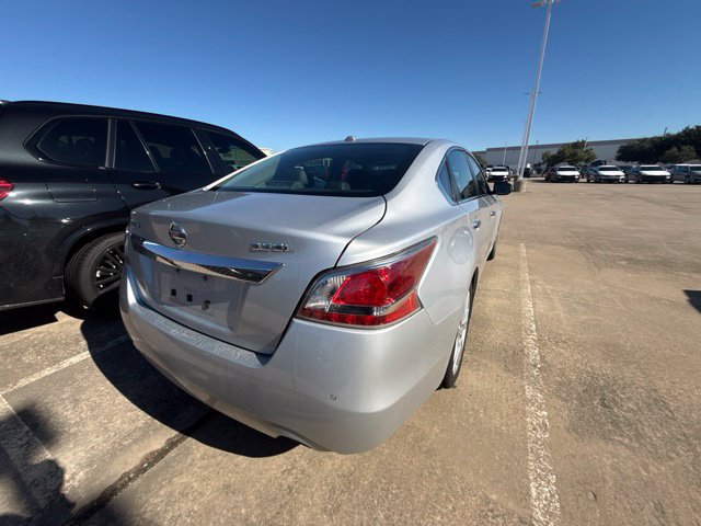 Used 2015 Nissan Altima 3.5 SL FWD image 8