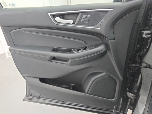 Used 2018 Ford Edge Titanium w/ Equipment Group 301A image 27
