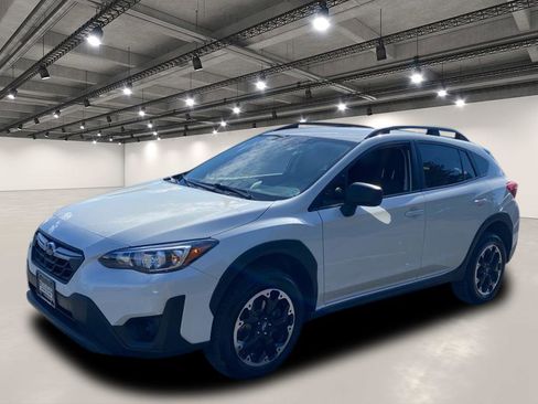 Used 2022 Subaru Crosstrek 2.0i image 3