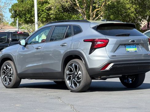New 2026 Chevrolet Trax RS w/ Driver Confidence Package FWD image 5