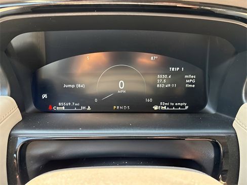 Used 2022 Lincoln Nautilus Reserve w/ Equipment Group 202A image 12