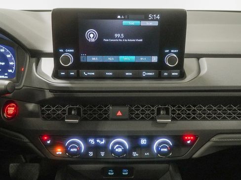 Certified 2025 Honda Accord SE image 27