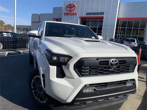 New 2025 Toyota Tacoma TRD Sport image 3