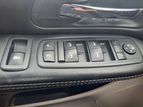 Used 2019 Dodge Grand Caravan SXT FWD image 23