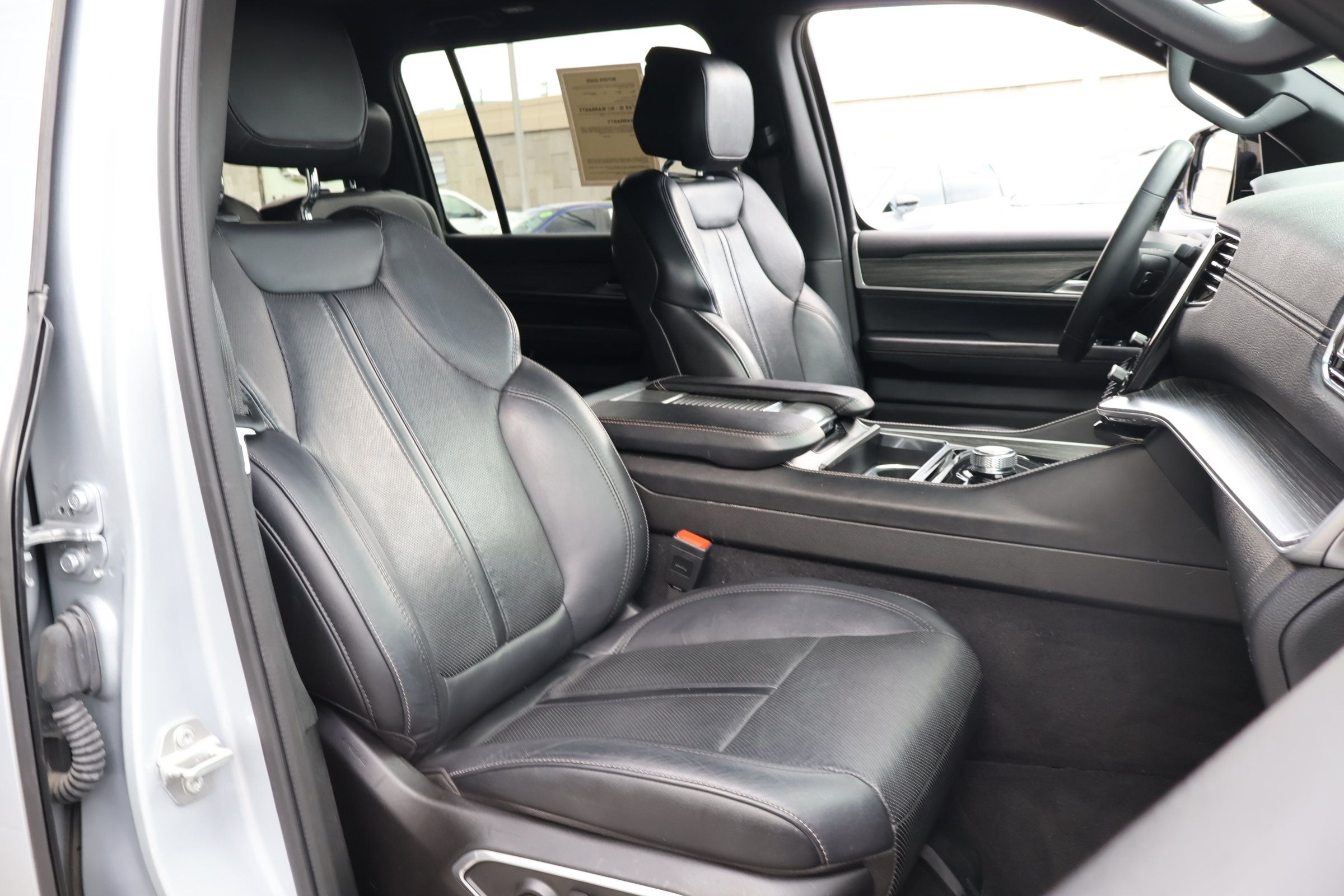 Used 2024 Jeep Wagoneer Series II w/ Flexible Seating Group RWD image 22