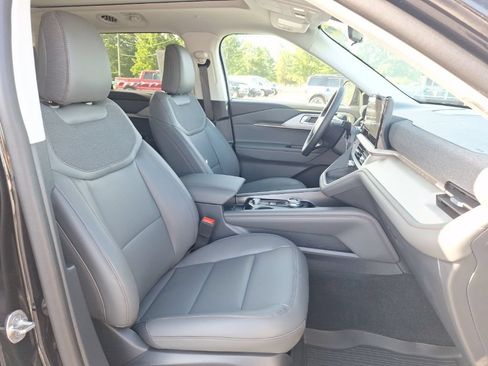 New 2026 Ford Explorer Active w/ Active Comfort Package AWD/4WD image 16