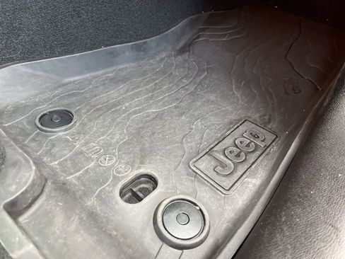 Used 2023 Jeep Wrangler Willys image 41