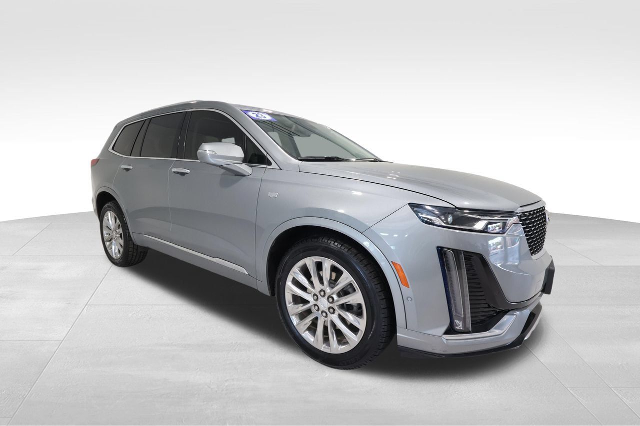 Used 2023 Cadillac XT6 Premium Luxury w/ Technology Package AWD/4WD image 6