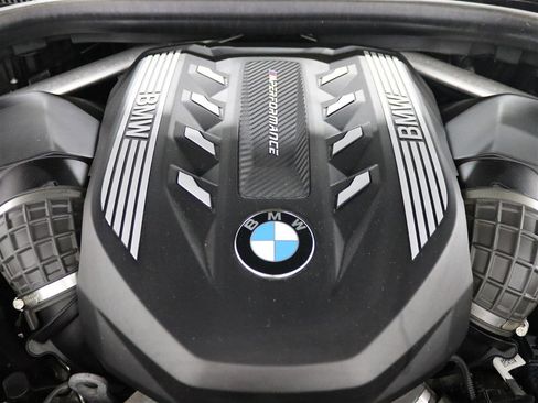Used 2022 BMW X7 M50i AWD/4WD image 32