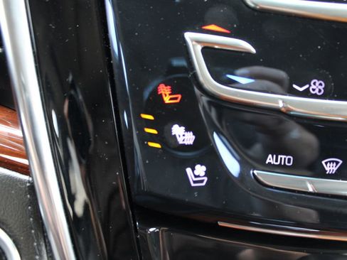 Used 2015 Cadillac Escalade Luxury AWD/4WD image 28