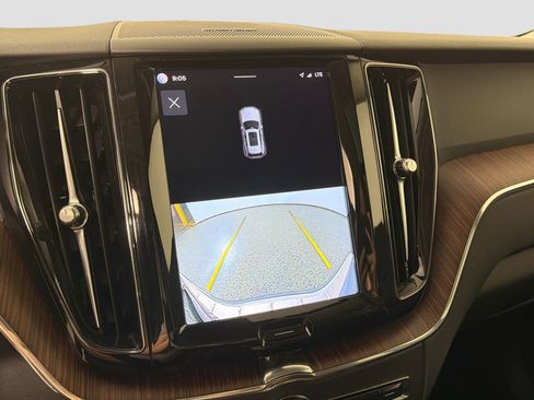 Certified 2023 Volvo XC60 B5 Plus w/ Climate Package image 14