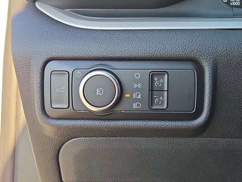 Used 2023 Ford Explorer XLT w/ Equipment Group 202A image 22