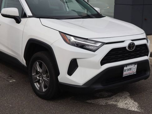 Used 2024 Toyota RAV4 XLE AWD/4WD image 4