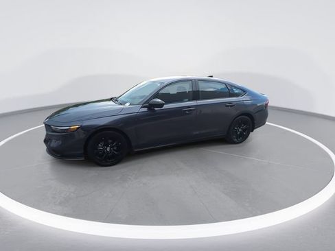 Used 2025 Honda Accord SE image 4