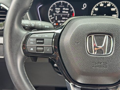 Used 2023 Honda Pilot Touring image 21