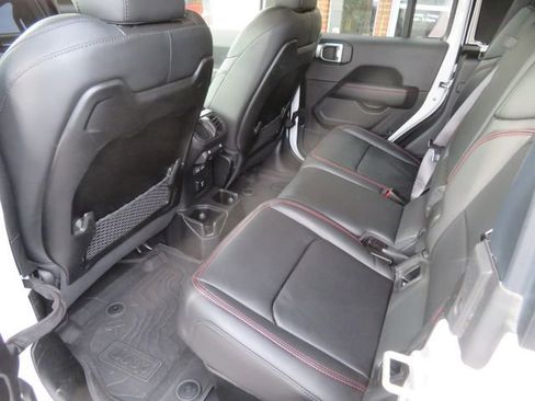 Used 2024 Jeep Gladiator Rubicon w/ Technology Group image 26