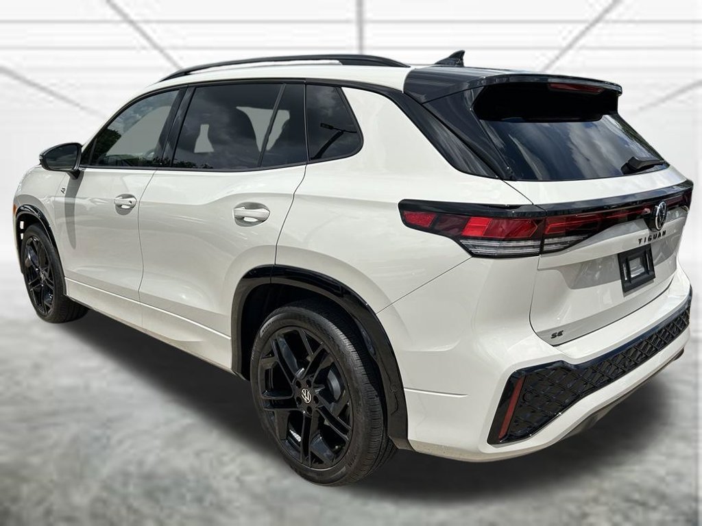 New 2026 Volkswagen Tiguan SE R-Line FWD image 4