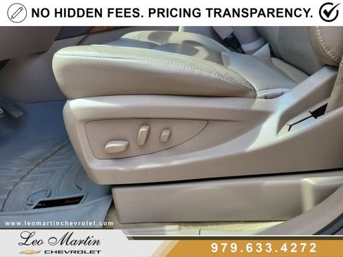 Used 2017 Chevrolet Suburban Premier RWD image 19