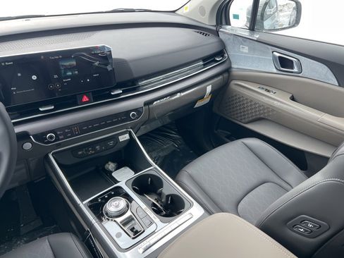 New 2026 Kia Carnival EX image 12