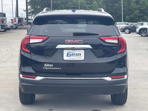 Used 2024 GMC Terrain SLT FWD image 3