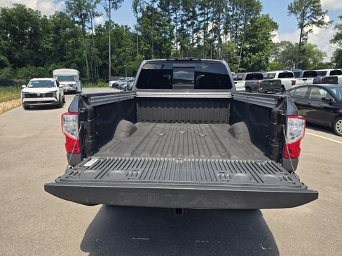 Certified 2024 Nissan Titan SV w/ SV Convenience Package AWD/4WD image 12