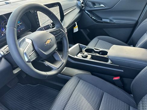 New 2026 Chevrolet Equinox LT image 9