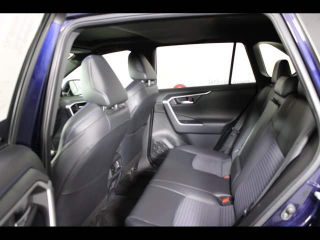 Used 2019 Toyota RAV4 XSE w/ Carpet Mat Package AWD/4WD image 18