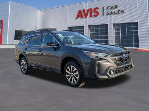 Used 2024 Subaru Outback Premium image 3