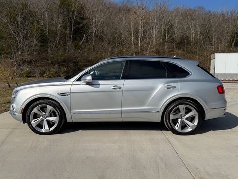 Used 2018 Bentley Bentayga image 8