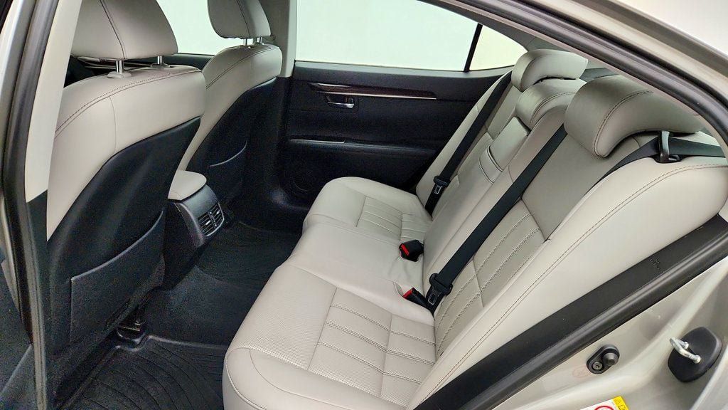 Used 2016 Lexus ES 350 w/ Luxury Package w/Wood Trim FWD image 22