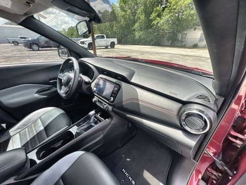 Used 2023 Nissan Kicks SR w/ SR Premium Package FWD image 28