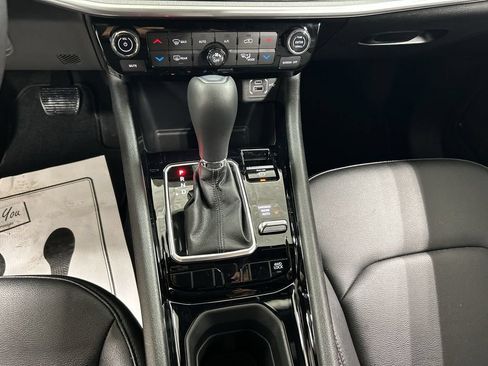 Certified 2024 Jeep Compass Limited AWD/4WD image 17