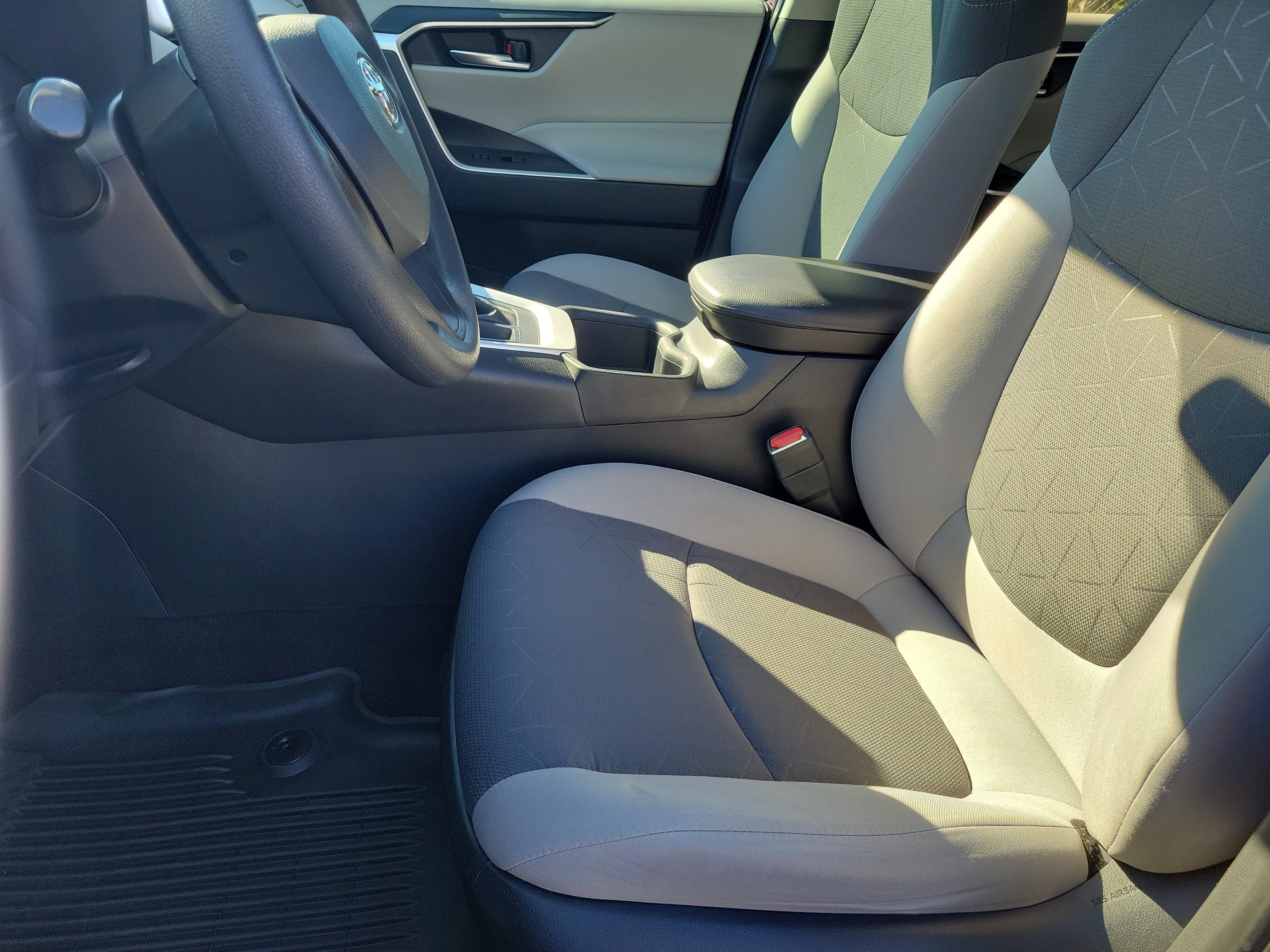 Used 2023 Toyota RAV4 XLE FWD image 18