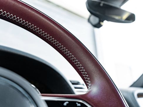 Certified 2024 Bentley Bentayga AWD/4WD image 31