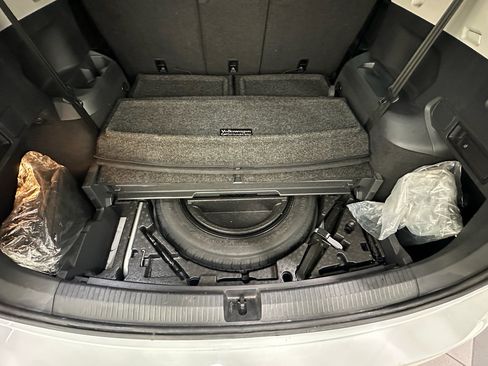 Used 2019 Volkswagen Tiguan S w/ Driver Assistance Package FWD image 17